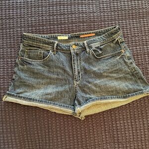 - Pilcro By Anthropologie Blue Jean Shorts. Size 30. Roll Up Or Leave Down